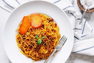 نوشیدن آب، همراه غذا چه عوارضی دارد؟
