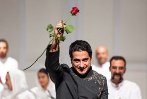 عکس جالب همایون شجریان و دخترش در پاریس