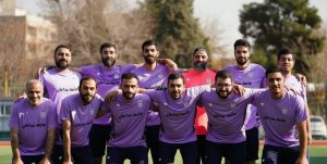 مداحان برای کمک به نیازمندان فوتبال بازی کردند+عکس