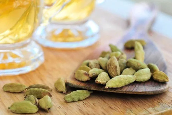 طرز تهیه دمنوش هل