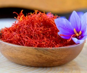 خواص زعفران و دمنوش آن برای سلامت و زیبایی ، کودک و بارداری