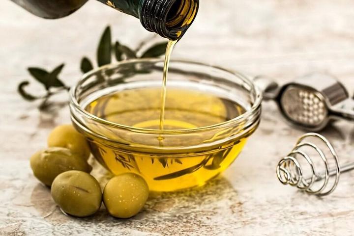 روشی موثر برای لاغری | روزانه چقدر باید روغن زیتون بخوریم؟