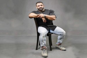 رونی کولمن در کنار هادی چوپان  + عکس