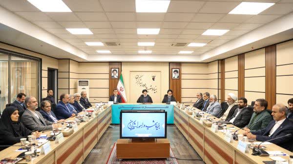 فعالیت‌های اقتصادی بنیاد شهید از بنگاهداری به سمت سهامداری هدایت شود