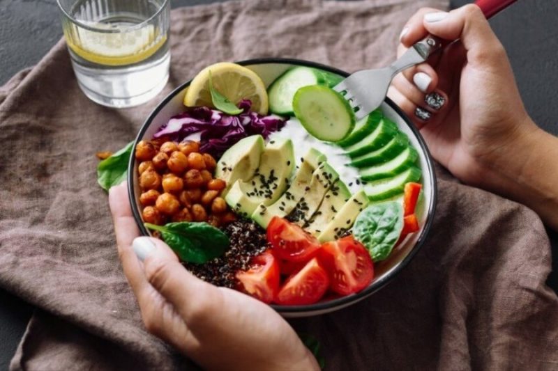 تغذیه چه ارتباطی با شناخت و سلامت مغز دارد؟