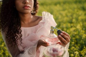 عطرهای مناسب تابستان برای خانم‌ ها و آقایان