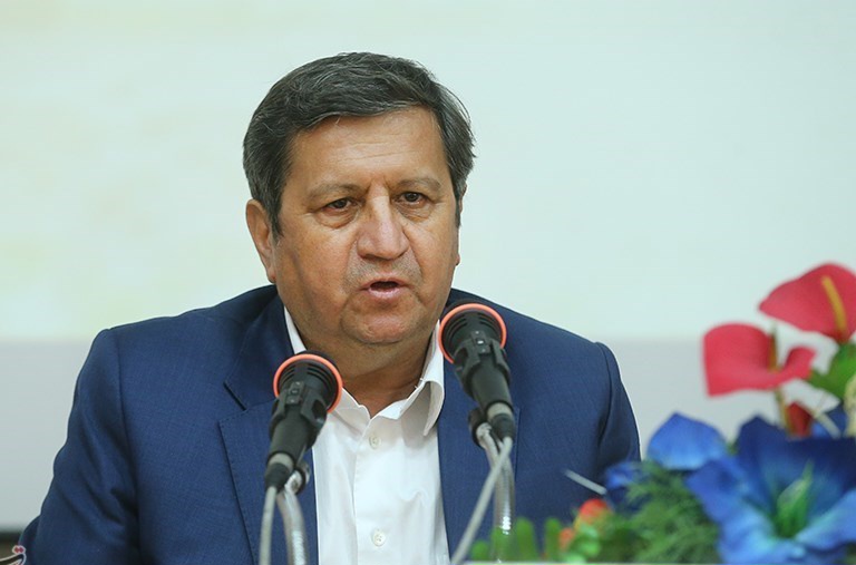 همتی: قیمت دلار نیما را بالا و دلار آزاد را پایین می‌آوریم