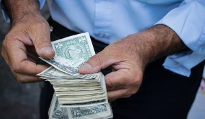 نوسان ۵ درصدی ارز در اوج تنش‌های سیاسی