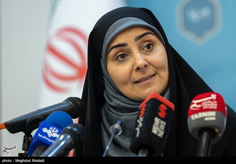وزیر راه: بر نرخ بلیط هواپیما نظارت می‌کنیم