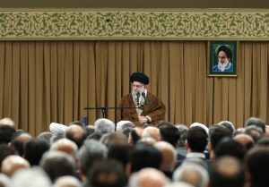رهبر انقلاب: آمریکایی‌ها اگر خباثتی نسبت به ملت ایران انجام بدهند سیلی سخت خواهند خورد
