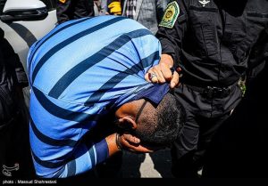 بازسازی صحنه زورگیری از مادر کودک‌به‌بغل در بزرگراه بعثت