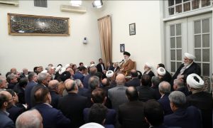 مسائل کشور را به گفت‌وگوها گره نزنیم/خطوط قرمز برای ما و طرف مقابل کاملاً روشن است