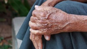۶۷ درصد سالمندان ایرانی تنها زندگی می‌کنند