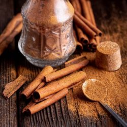 دارچین؛ ادویه‌ای گرم با نقش کلیدی در کنترل قند خون و تقویت حافظه