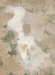 دریاچه ارومیه به طور کامل خشک شد +فیلم