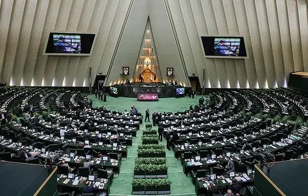 تأکید مجلس بر اجرای کامل قانون تأمین مالی تولید