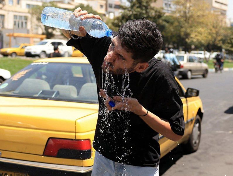 کف خیابان‌های تهران داغ‌تر از کویر لوت!