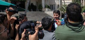 وزیر ارتباطات: با افزایش نامتعارف قیمت تعرفه‌های اینترنتی مخالفیم