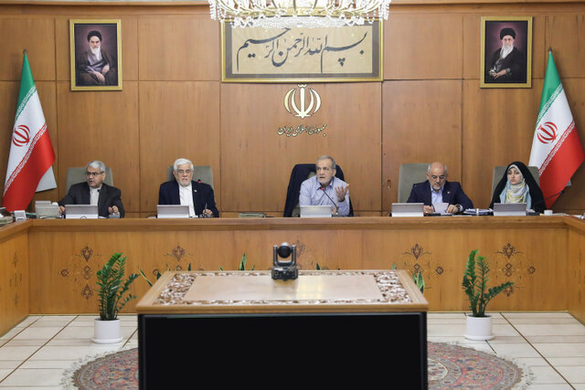 هیچ موضوعی نباید بر معیشت مردم ترجیح یابد