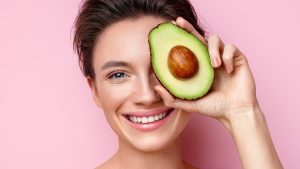 چگونه با غذا پوست را شاداب کنیم؟