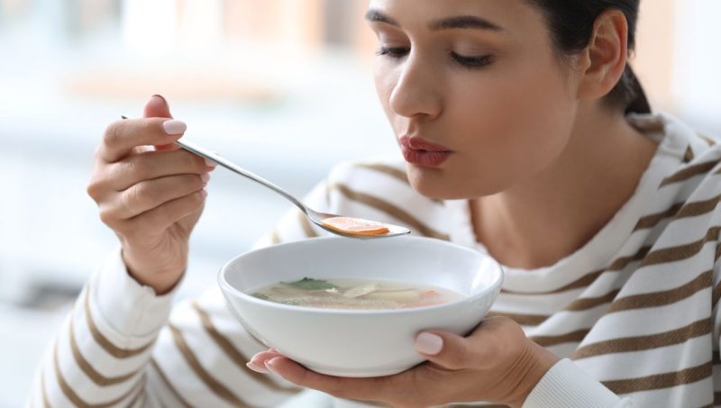 وقتی معده درد داریم چه بخوریم و چه نخوریم؟