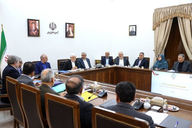 عارف: ظرفیت‌سازی خوبی برای تولید برق از محل نیروگاه‌های تجدیدپذیر انجام شد